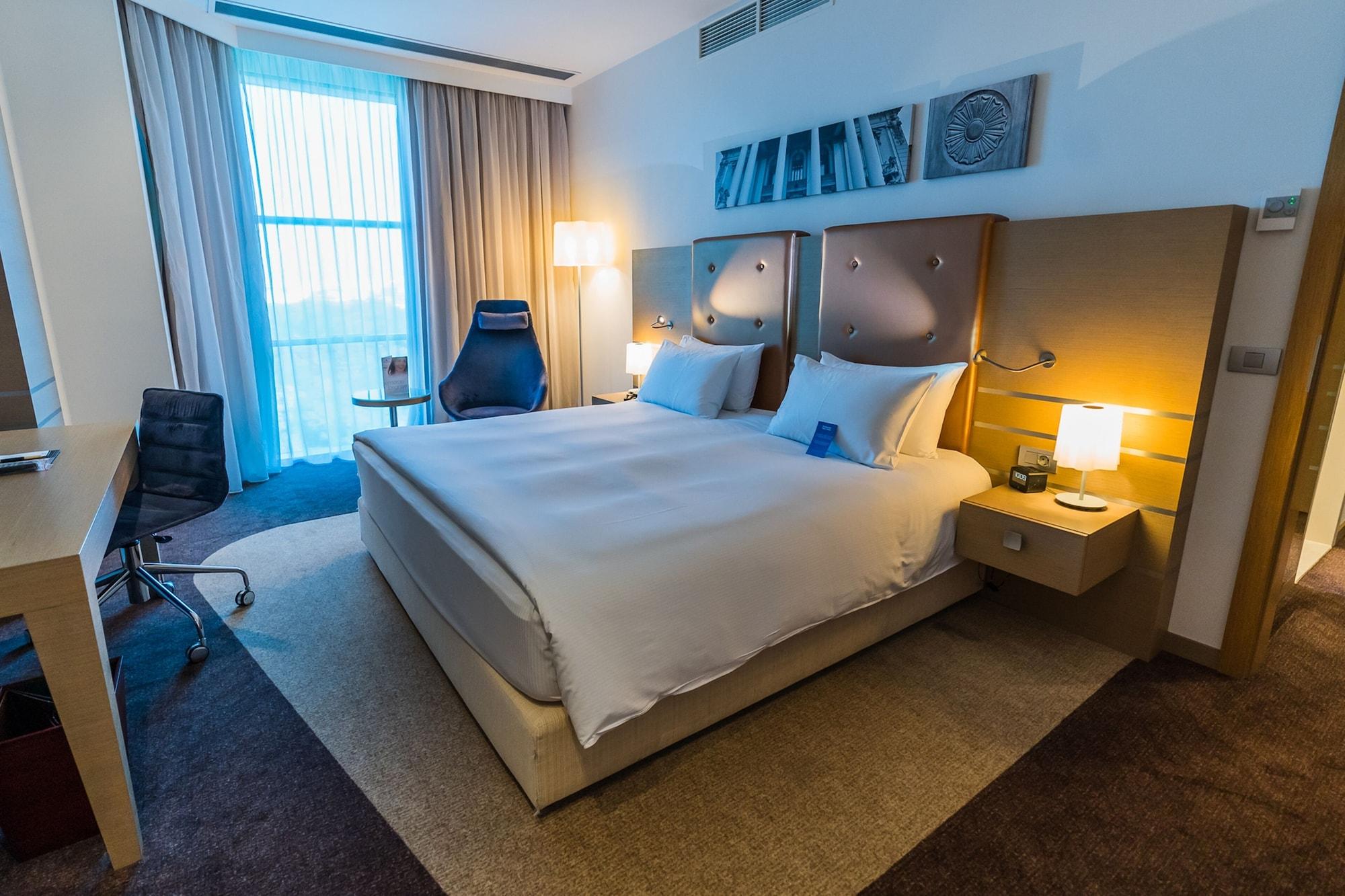 DoubleTree by Hilton Oradea Hotel Exterior foto