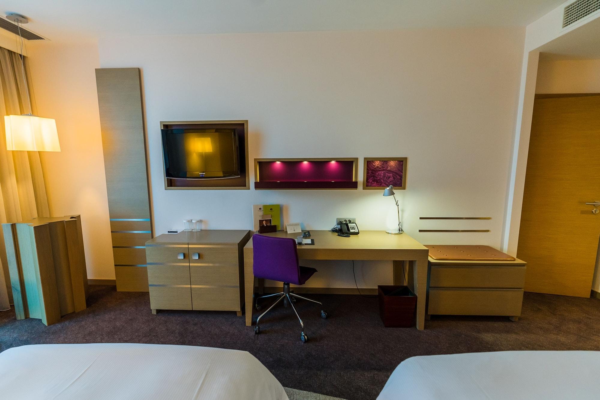 DoubleTree by Hilton Oradea Hotel Exterior foto