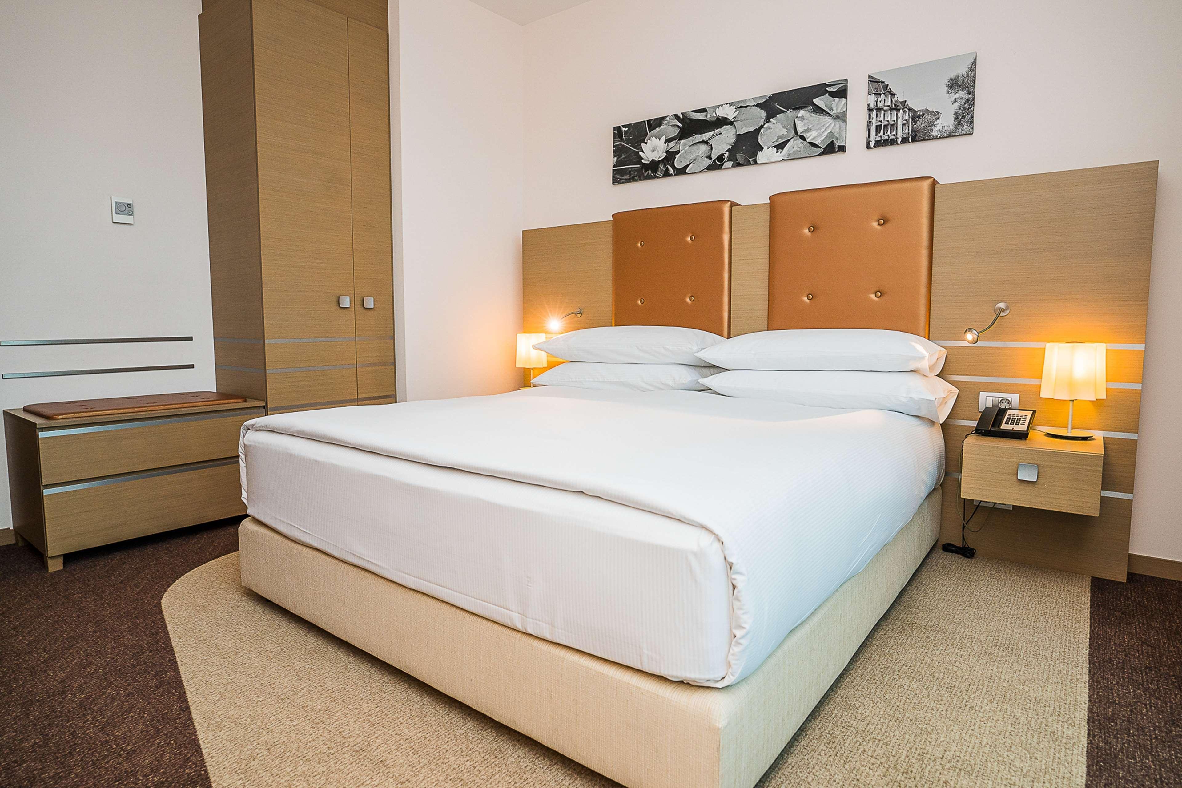 DoubleTree by Hilton Oradea Hotel Exterior foto