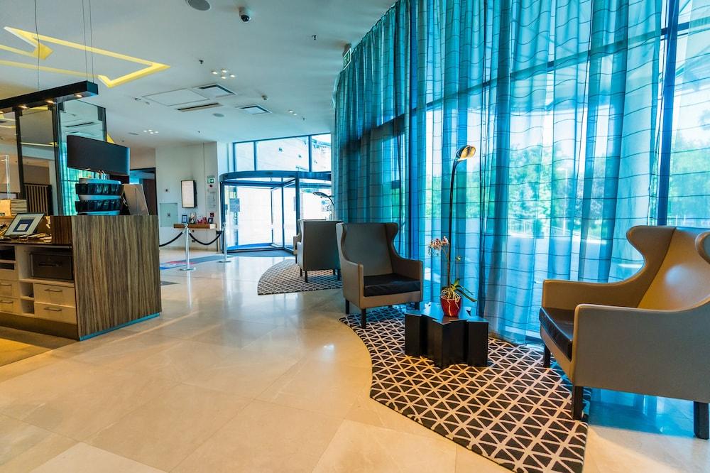 DoubleTree by Hilton Oradea Hotel Exterior foto