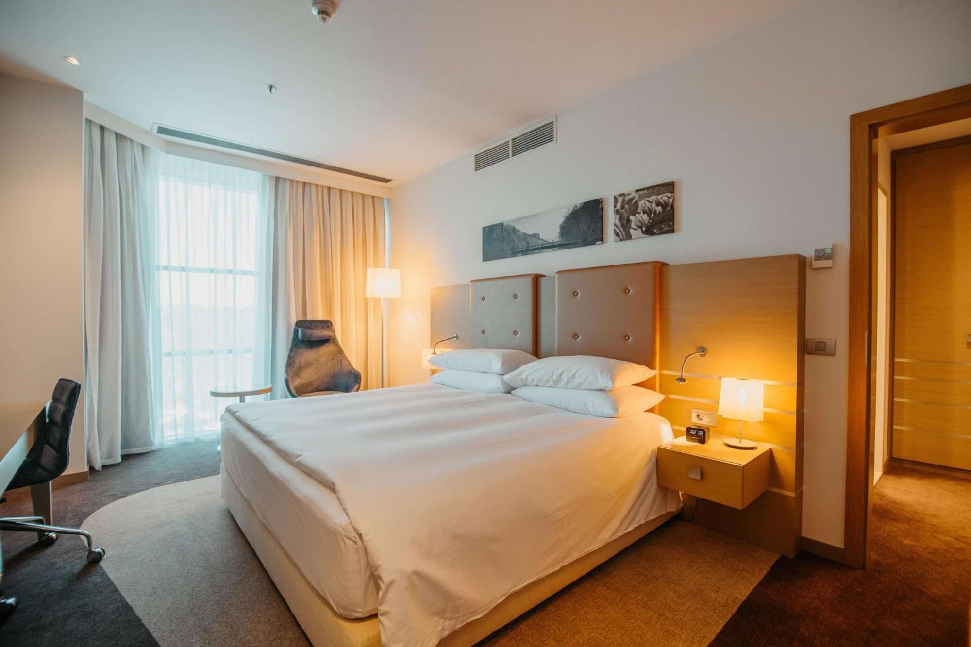 DoubleTree by Hilton Oradea Hotel Exterior foto